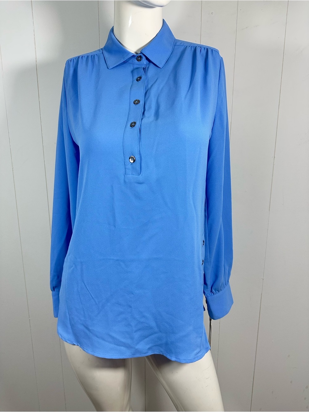 NWT Jones New York Sz XS Blue Half Button blouse Shirt Long Sleeve Side Button